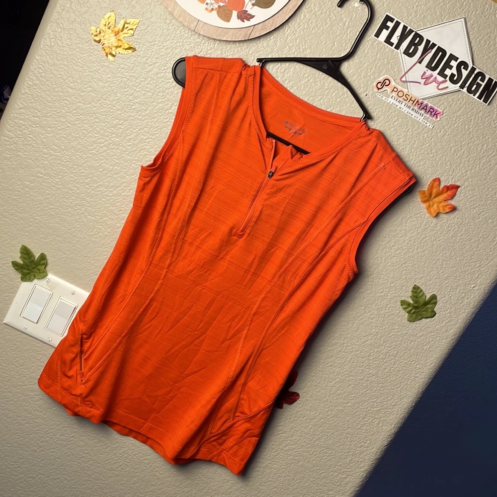 NWOT Athleta Tank w/Pocket!